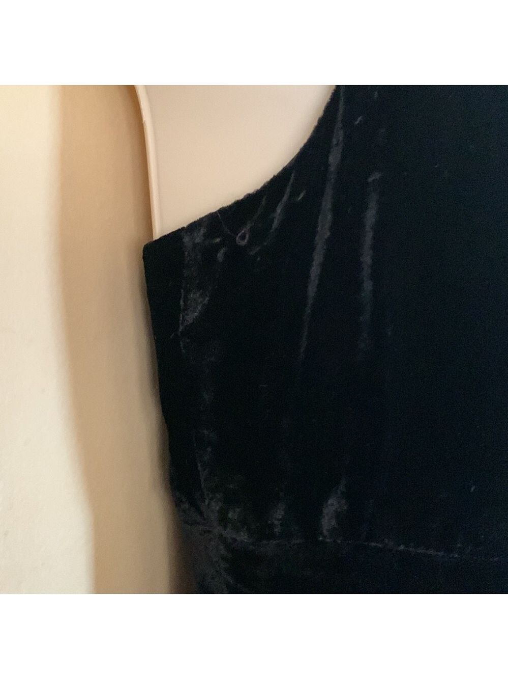 Tahari crushed black crushed velvet cocktail dress size 2 - Picture 8 of 10